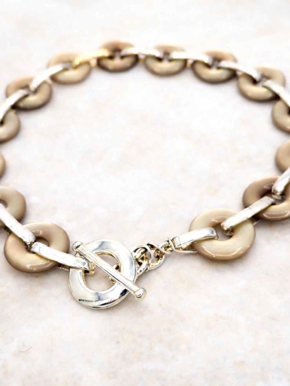 Vintage Y2K Beige Donut Choker Necklace with Toggle Clasp